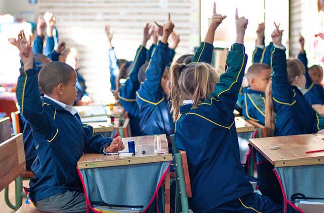 Hopefield Hoerskool moedig leerders aan om aan die Conquesta Olimpiades en Nasionale Olimpiades deel te neem, sowel as aan algemene kennis programme.